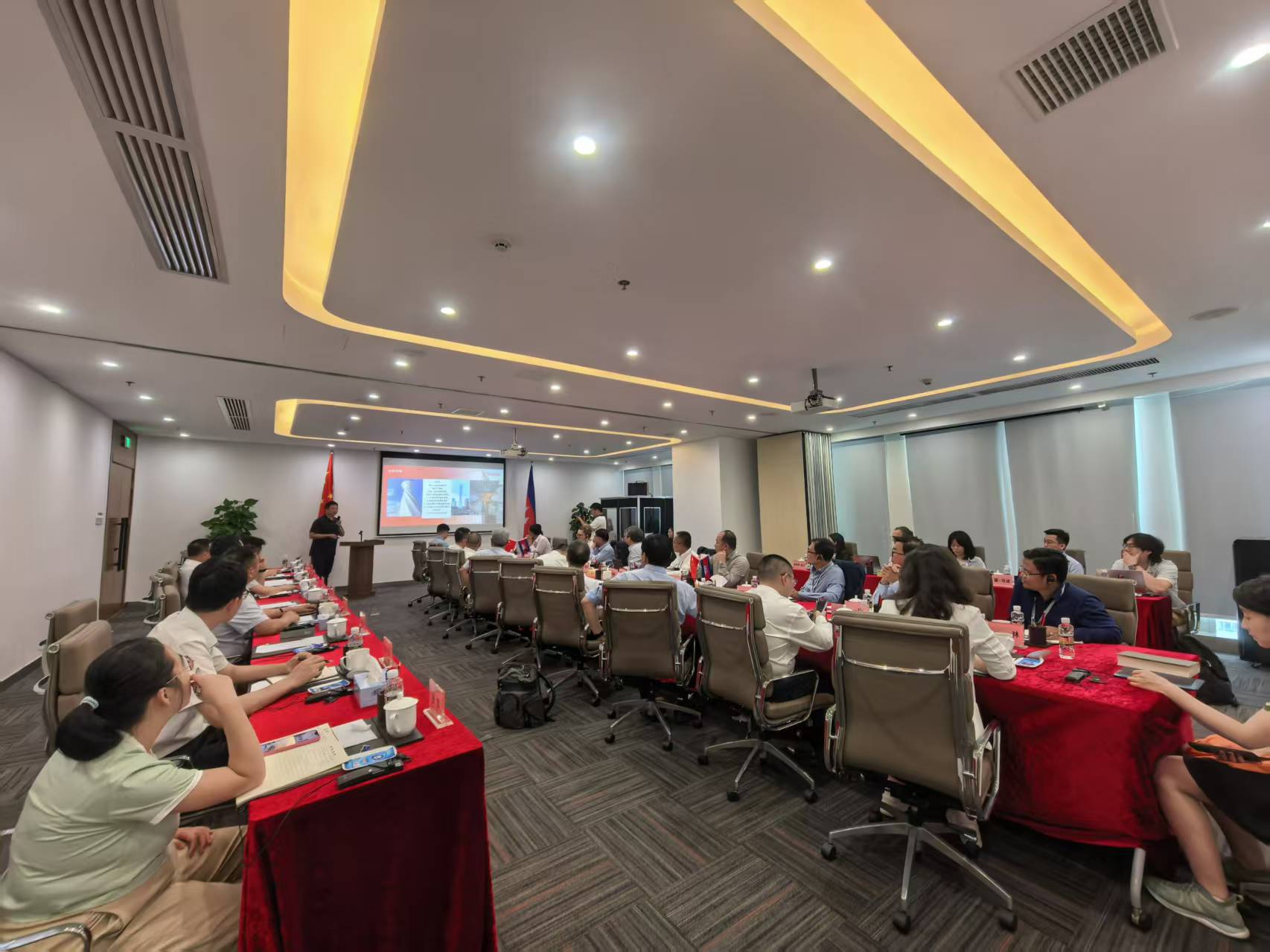 中国·18luck新利集团(股份)有限公司-官方网站
